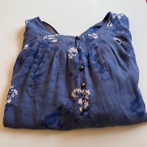 Blue flowered top